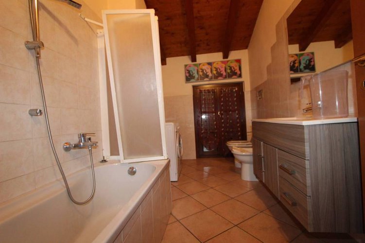 APPARTAMENTO ARREDATO CON TRAVI A VISTA!! OTTIMO PREZZO!! Paratico