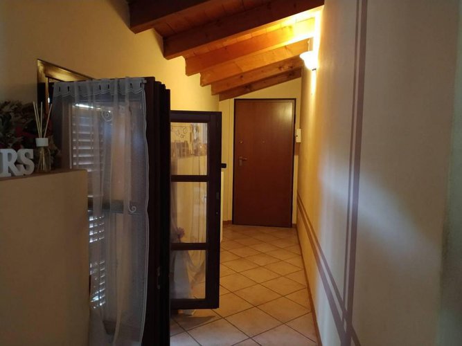 APPARTAMENTO ARREDATO CON TRAVI A VISTA!! OTTIMO PREZZO!! Paratico