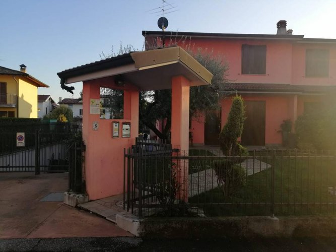 STUPENDA VILLA BIFAMILIARE TENUTA IN OTTIMA CONDIZIONI Ghisalba