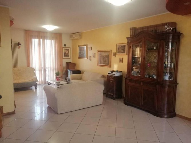 STUPENDA VILLA BIFAMILIARE TENUTA IN OTTIMA CONDIZIONI Ghisalba