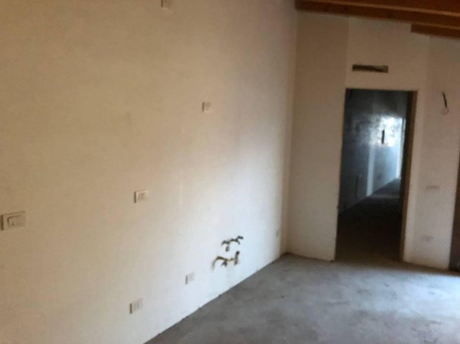 MANSARDA DA ULTIMARE CON DOPPIO BOX Palazzolo sull'oglio