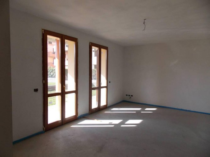 QUADRILOCALE CON GIARDINO A PALAZZOLO SULL'OGLIO Adro