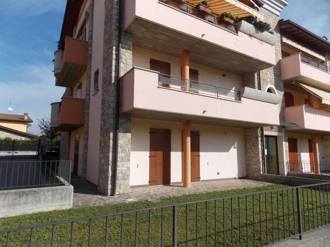 QUADRILOCALE CON GIARDINO A PALAZZOLO SULL'OGLIO Adro