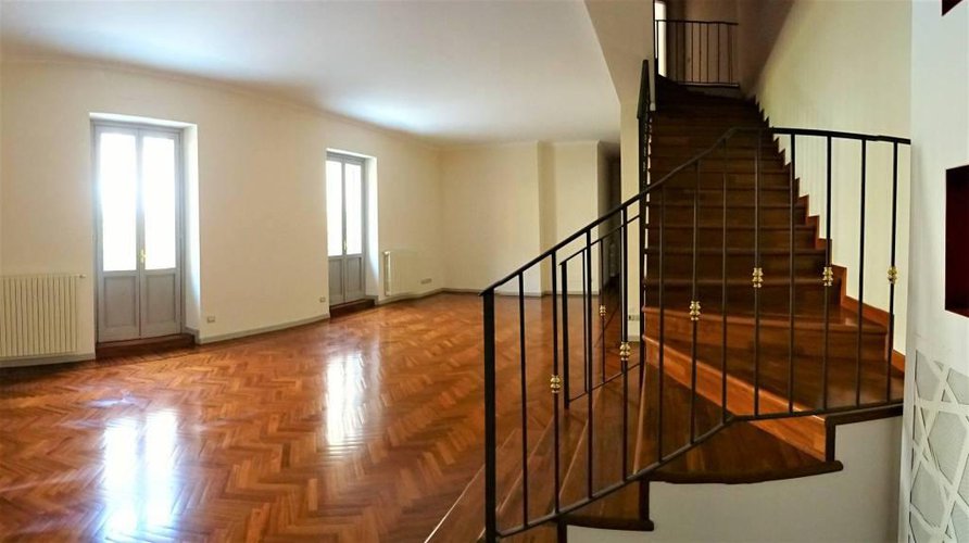 pentalocale di 290mq oltre terrazzi Bergamo