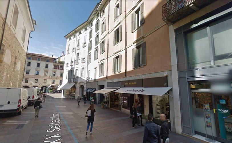 Negozio 50mq con vetrina frontestrada, in zona pedolale Bergamo