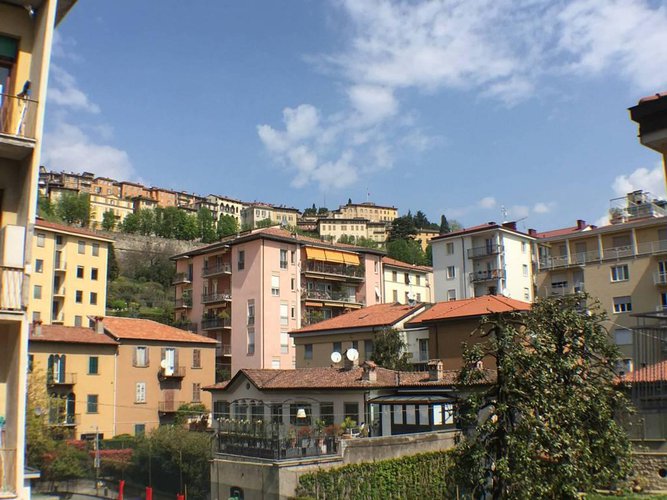 Quadrilocale 200mq con terrazze abitabili e box centro Bergamo