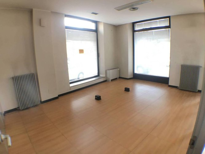Negozio di 280mq con 7 vetrine fronte strada + magazzino Bergamo