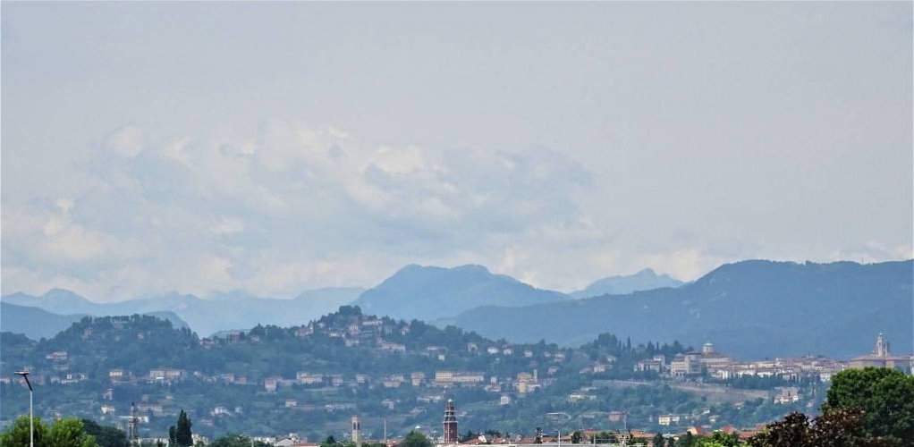 Prestigiosa villa unifamiliare con piscina Azzano San Paolo