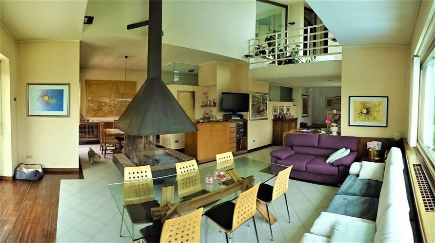 Prestigiosa villa unifamiliare con piscina Azzano San Paolo