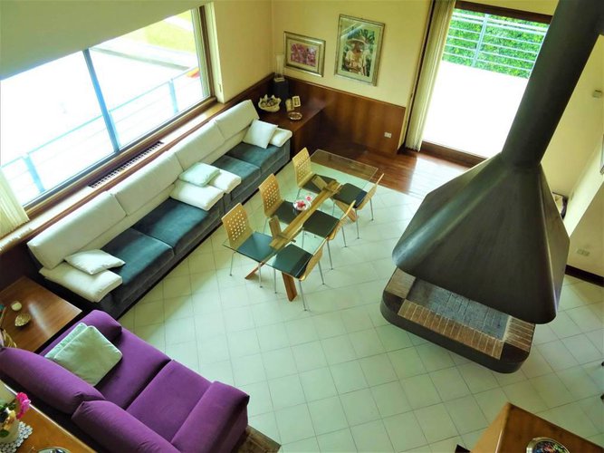 Prestigiosa villa unifamiliare con piscina Azzano San Paolo