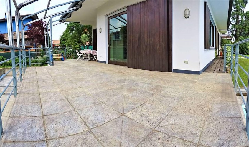 Prestigiosa villa unifamiliare con piscina Azzano San Paolo