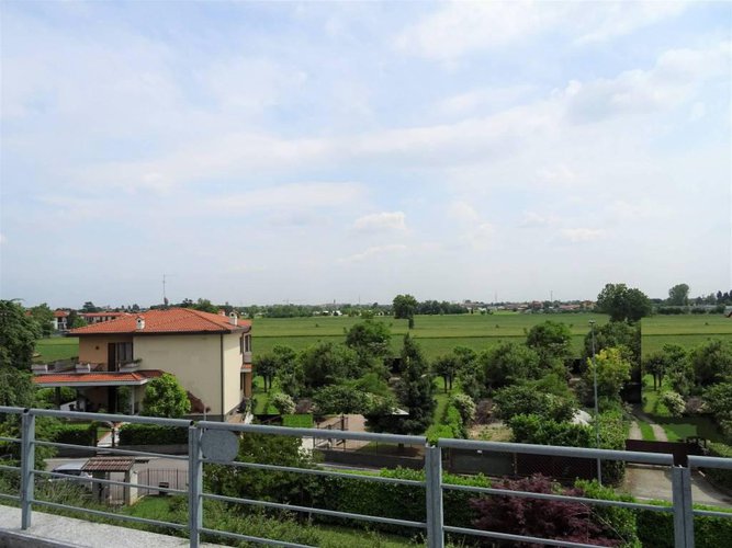 Prestigiosa villa unifamiliare con piscina Azzano San Paolo