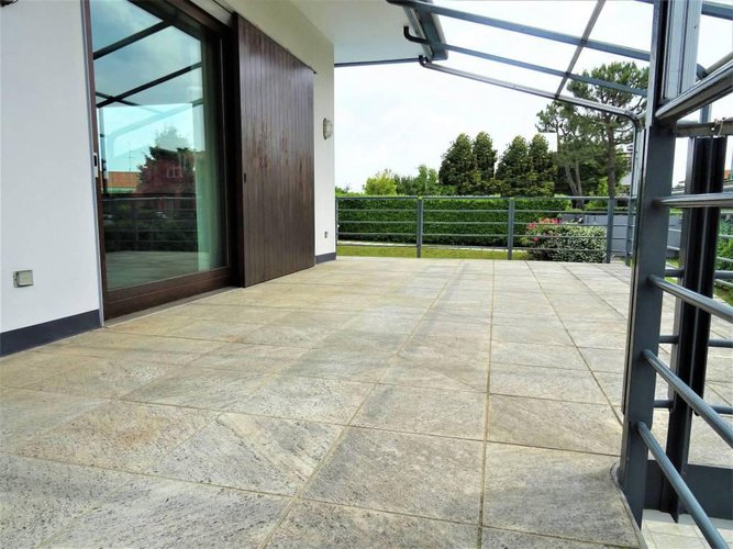 Prestigiosa villa unifamiliare con piscina Azzano San Paolo