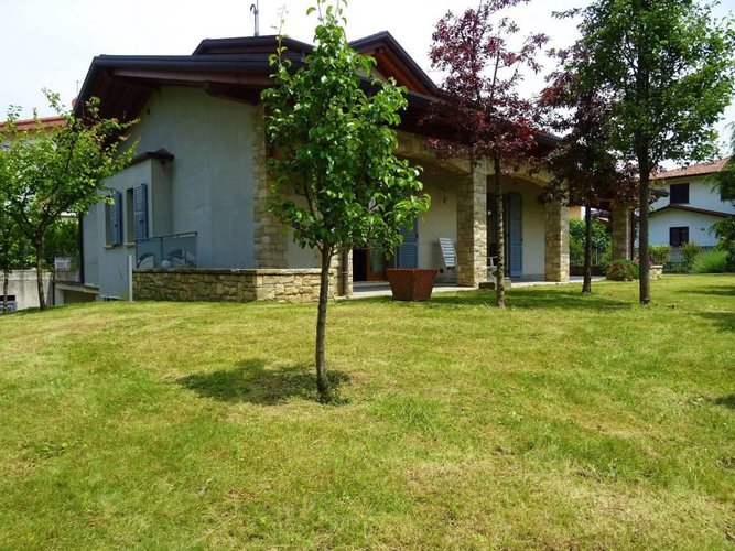 Villa singola di recentissima costruzione Brembate di Sopra