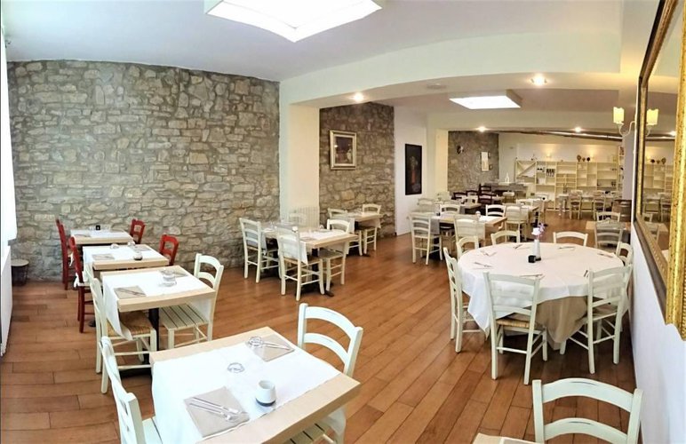 Negozio 360 mq adibito a ristorante tutto attrezzato