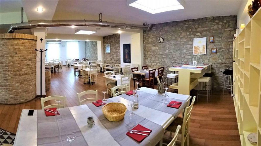 Negozio 360 mq adibito a ristorante tutto attrezzato Bergamo