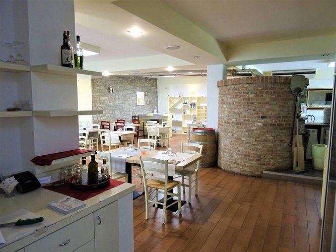 Negozio 360 mq adibito a ristorante tutto attrezzato Bergamo