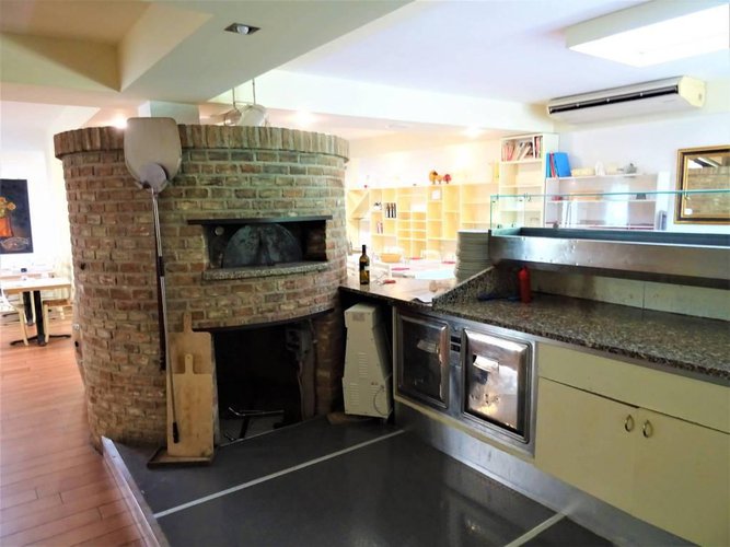 Negozio 360 mq adibito a ristorante tutto attrezzato Bergamo