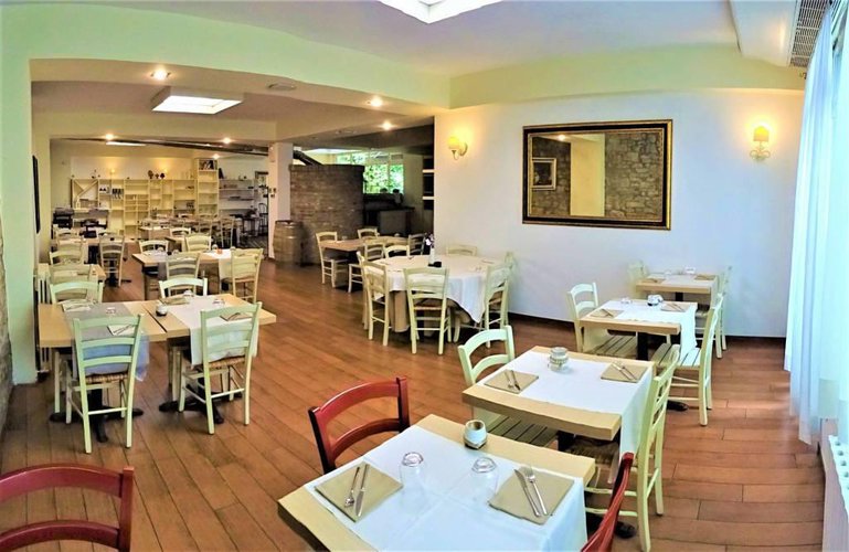 Negozio 360 mq adibito a ristorante tutto attrezzato Bergamo