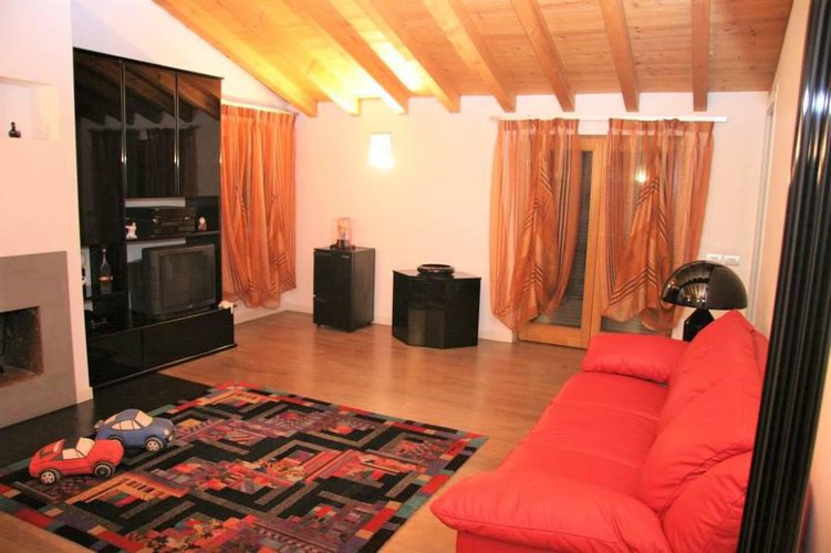 Prestigiosa Villa con piscina,palestra,campi tennis,calcio Brembate di Sopra