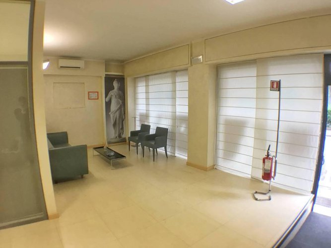 Negozio ideale ad uso studio medico Bergamo