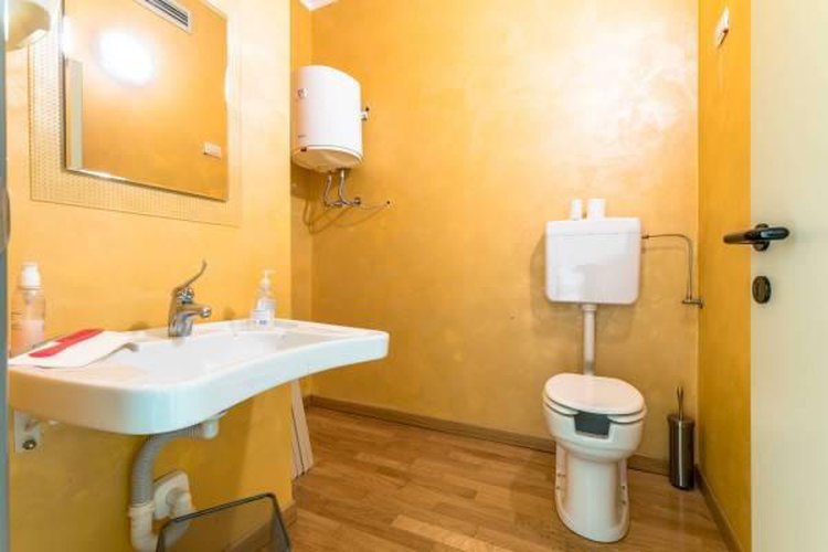Negozio ideale ad uso studio medico Bergamo
