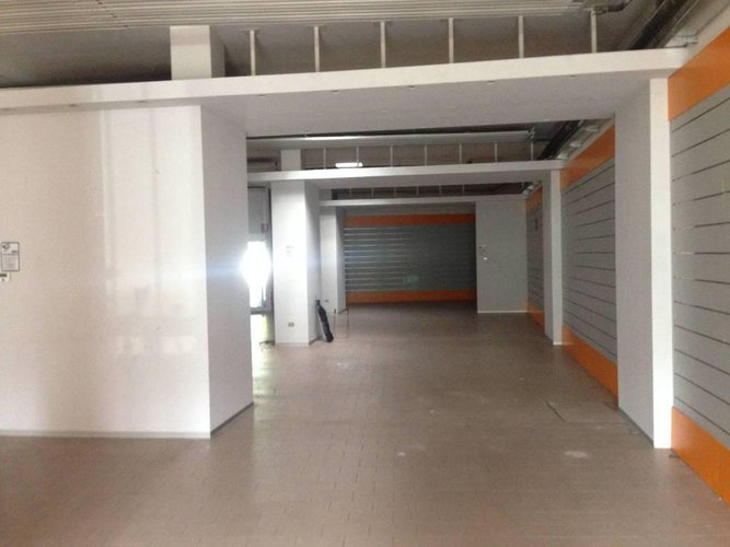 Bergamo Negozio di 1.000Mq con 1.000Mq di parcheggio Bergamo