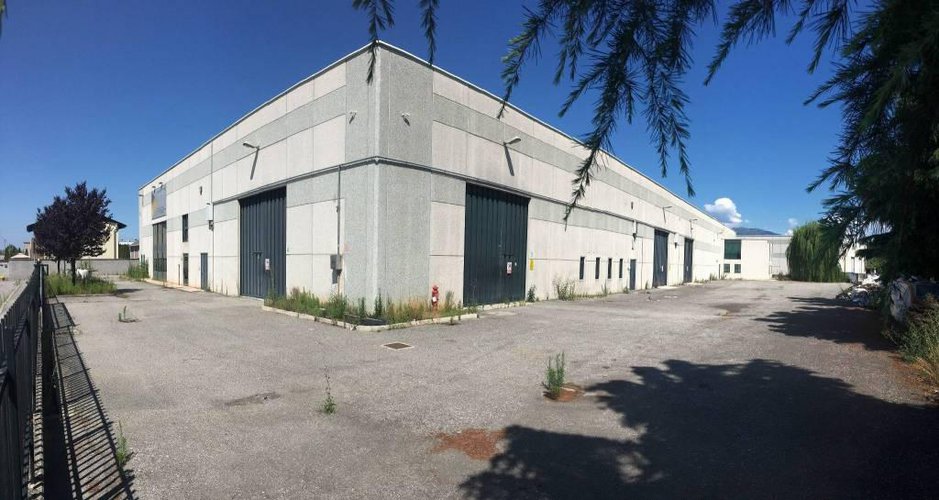 Capannone di 3.400mq con area esterna ottimo prezzo Treviolo