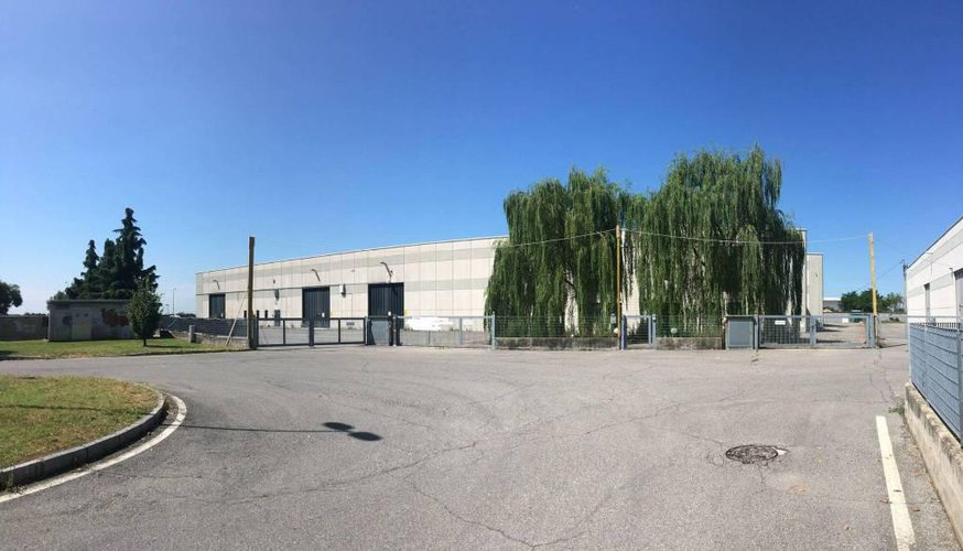 Capannone di 3.400mq con area esterna ottimo prezzo Treviolo