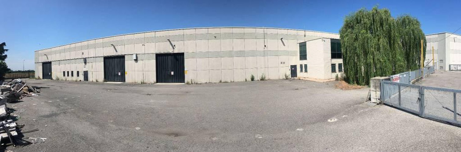 Capannone di 3.400mq con area esterna ottimo prezzo Treviolo