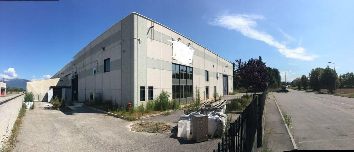 Capannone di 3.400mq con area esterna ottimo prezzo Treviolo
