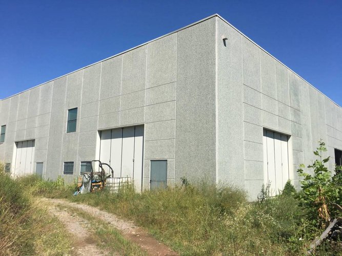 Capannone di 4.300mq con area esterna ottimo prezzo Treviolo
