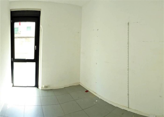 Negozio ufficio di 300mq fronte strada Bergamo