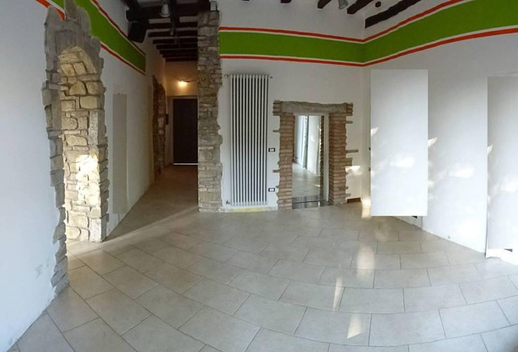 Negozio/Ufficio di 120mq con 3 vetrine zona Piazzale Oberdan Bergamo