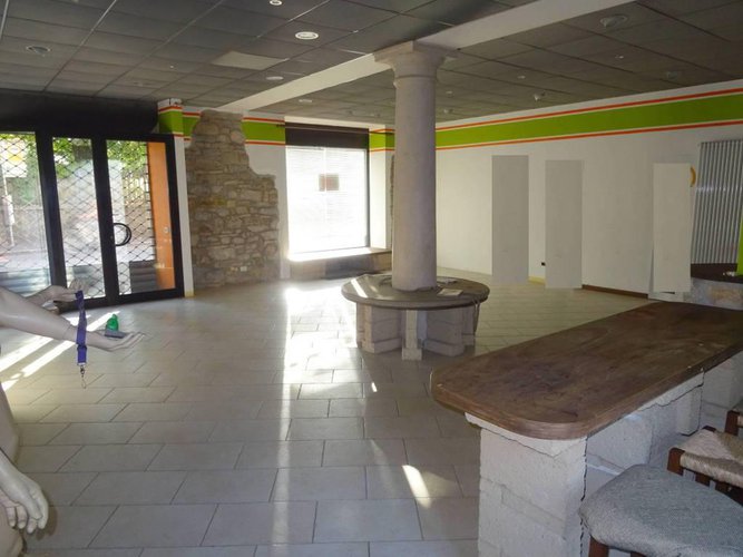 Negozio/Ufficio di 120mq con 3 vetrine zona Piazzale Oberdan Bergamo