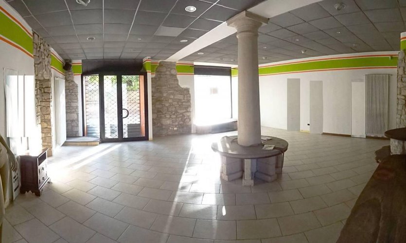 Negozio/Ufficio di 120mq con 3 vetrine zona Piazzale Oberdan Bergamo