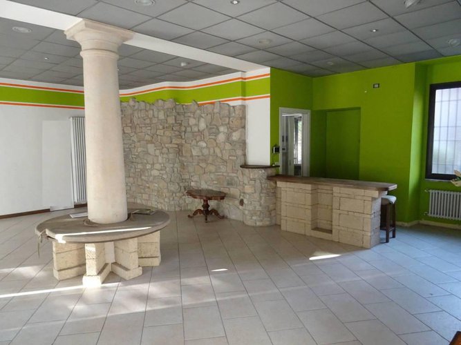 Negozio/Ufficio di 120mq con 3 vetrine zona Piazzale Oberdan Bergamo