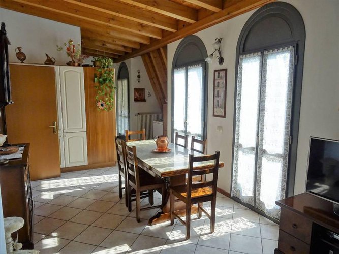 Alzano Lombardo Quadrilocale 130mq ultimo piano Alzano Lombardo