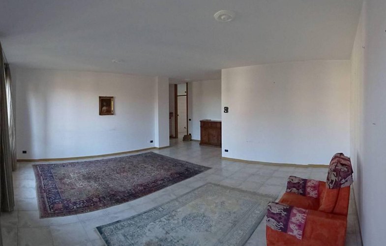 QUADRILOCALE 120mq nel complesso il triangolo Bergamo