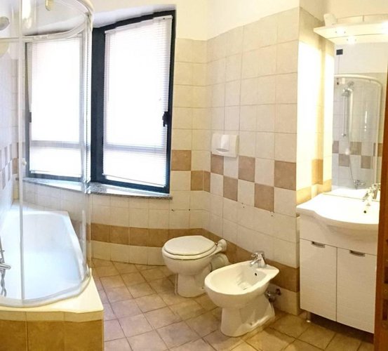 QUADRILOCALE 120mq nel complesso il triangolo Bergamo