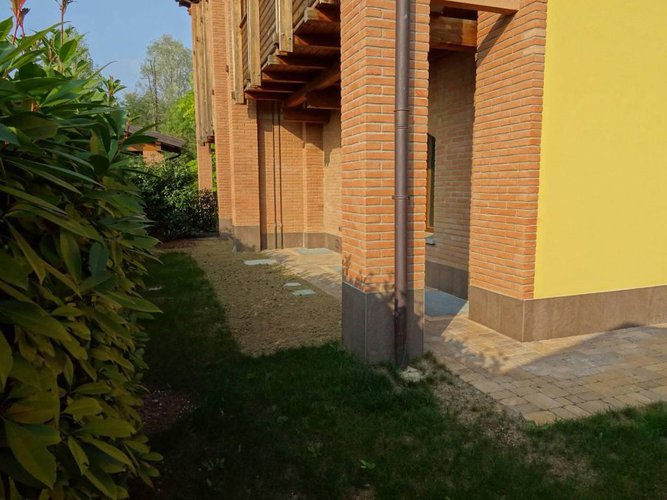 Brusaporto NUOVO TRILOCALE CON GIARDINO PRIVATO DI 150MQ Brusaporto