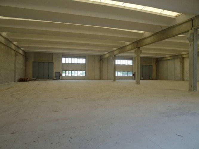 LALLIO CAPANNONE DI RECENTISSIMA COSTRUZIONE 800MQ Lallio