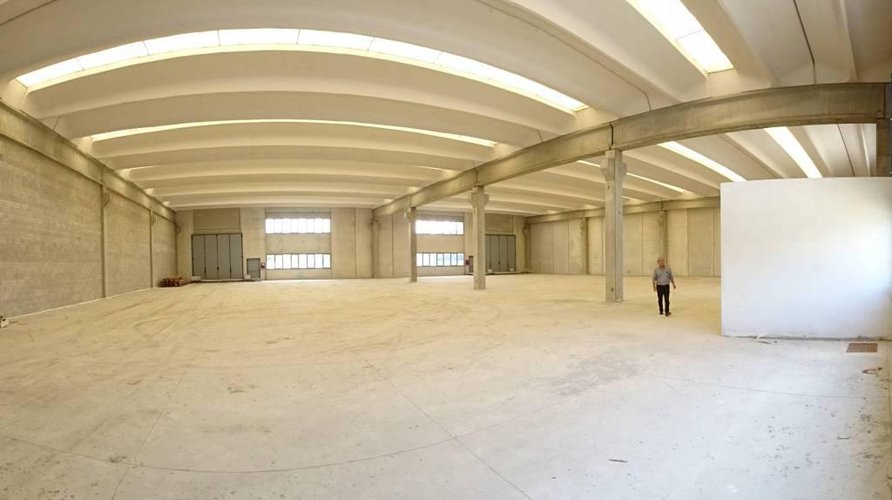 LALLIO CAPANNONE DI RECENTISSIMA COSTRUZIONE 1600MQ Lallio