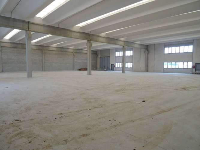 LALLIO CAPANNONE DI RECENTISSIMA COSTRUZIONE 1600MQ Lallio