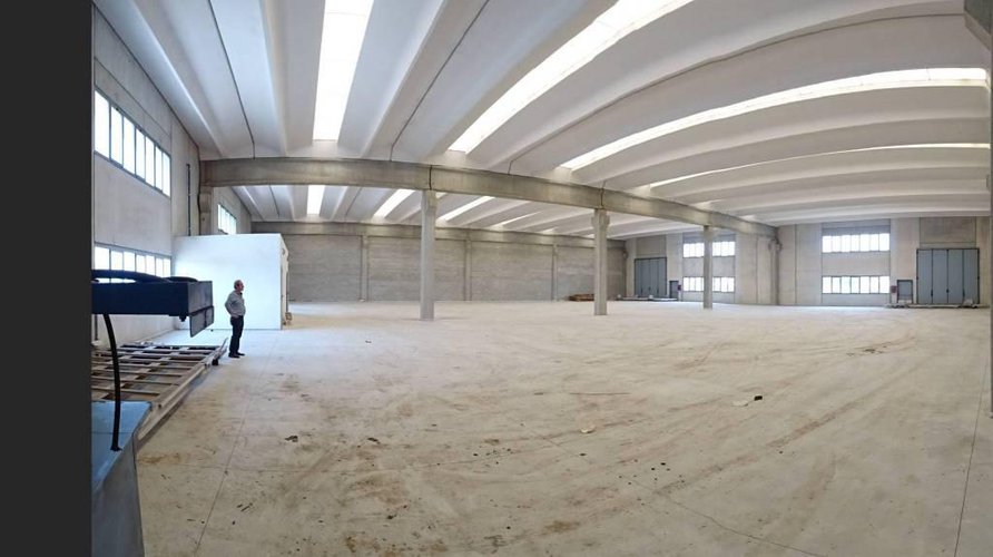 LALLIO CAPANNONE DI RECENTISSIMA COSTRUZIONE 1600MQ Lallio