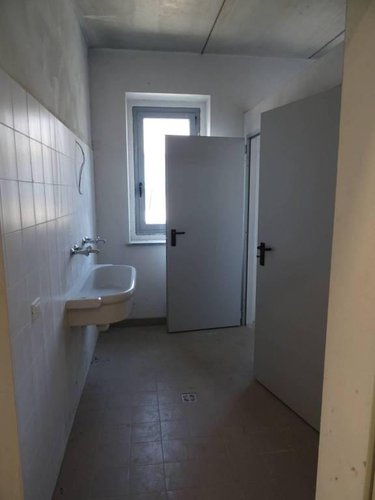 LALLIO CAPANNONE DI RECENTISSIMA COSTRUZIONE 1600MQ Lallio