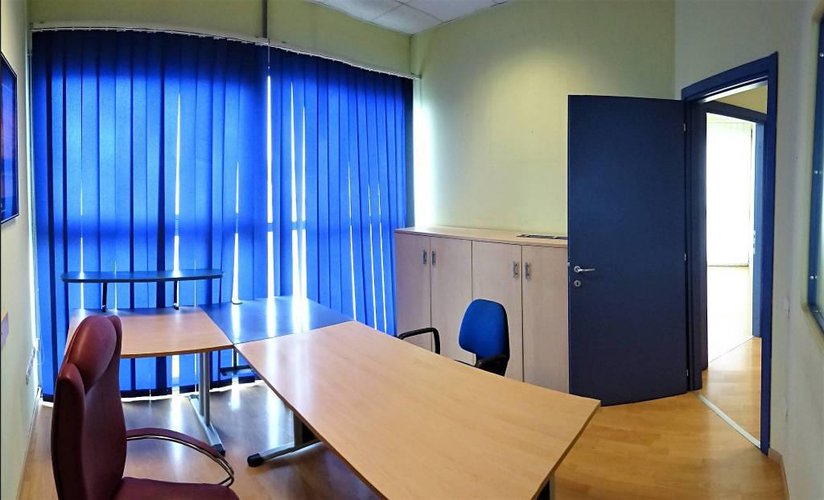 Curno in via Bergamo un ufficio di 200mq totalmente arredato Curno