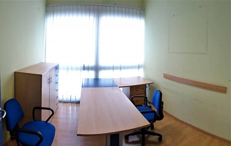 Curno in via Bergamo un ufficio di 200mq totalmente arredato Curno