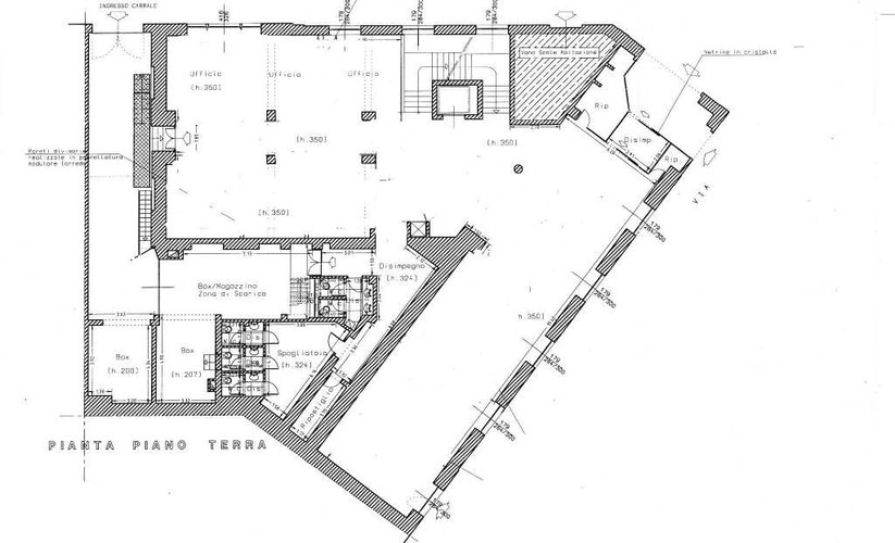 In centro a Bergamo negozio 530 mq con 11 vetrine Bergamo