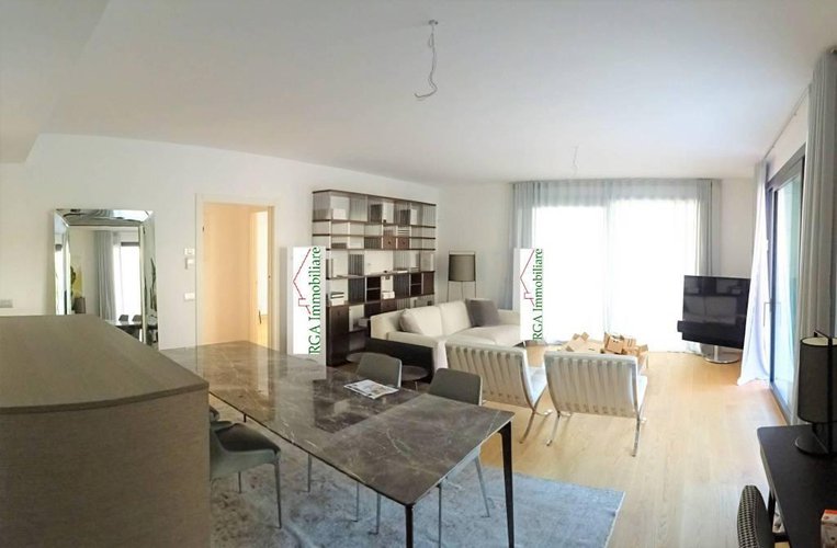 Quadrilocale 200mq con terrazze abitabili e box centro Bergamo